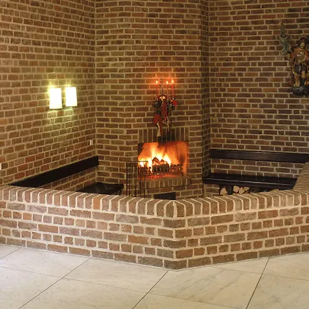Maternushaus Hotel 4*
