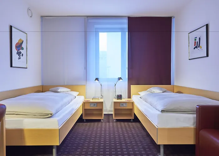 Maternushaus Otel 4*